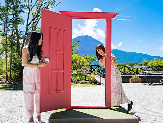 【フォトスポット】ふじさんドア